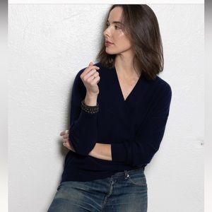 PareishLA Courtney V Neck sweater in dark ocean size M